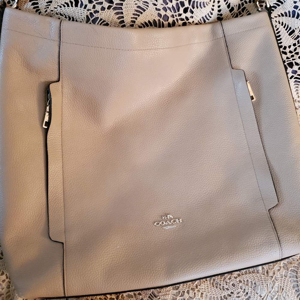 Tan Coach Purse - Picture 3 of 13